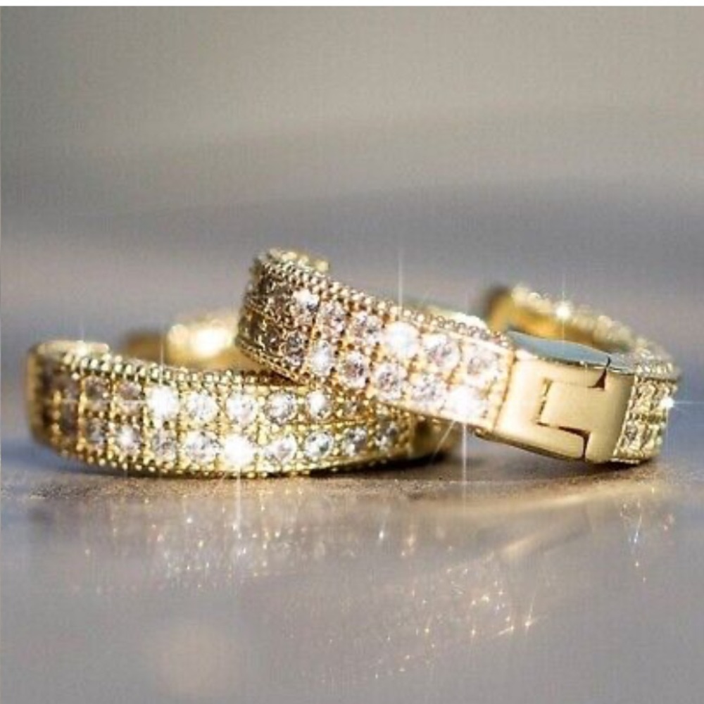 - NEW 18 k Gold Plated Hoop Small Earrings